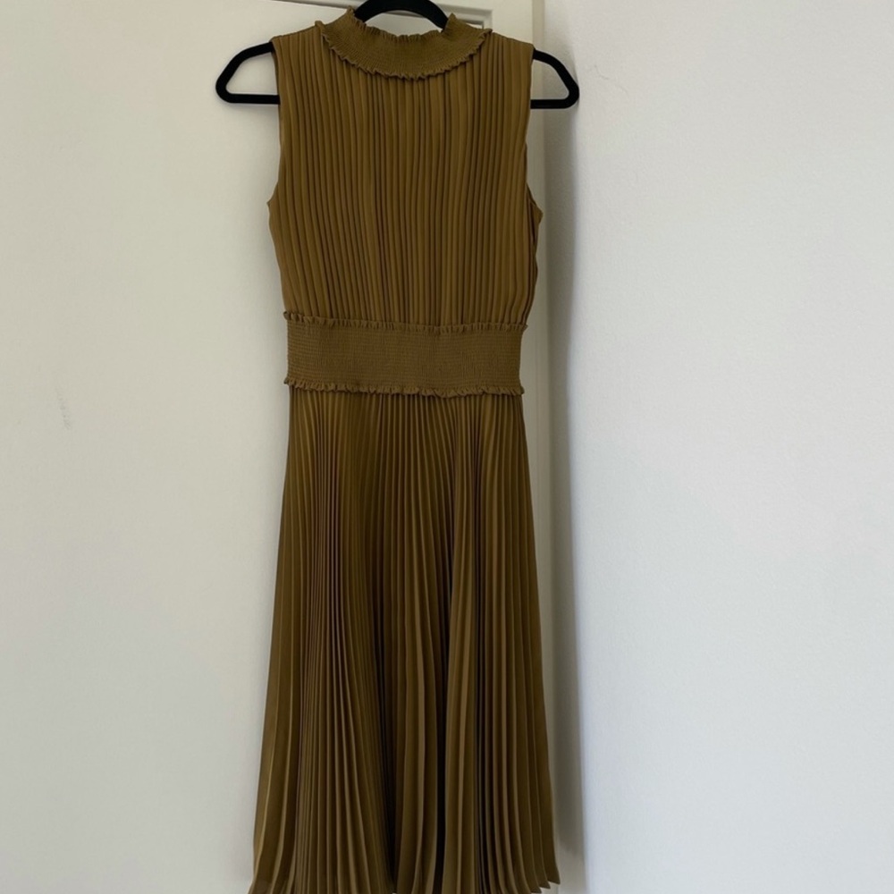 NANETTE LEPORE Solid Pleated Dress